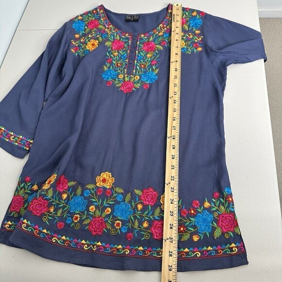 Ruby n Style Tunic Top Size M Floral Embroidered Gray - Picture 8 of 11